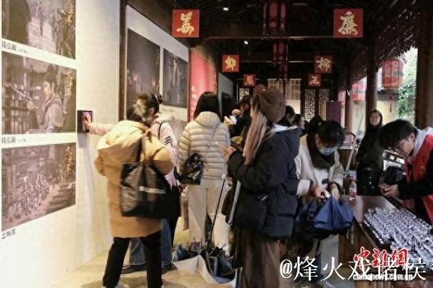 文化观察：杭州钱王祠为何涌进年轻人?